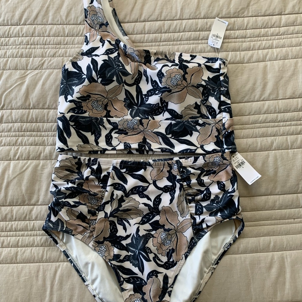 NWT- Sold out Old Navy bikini
